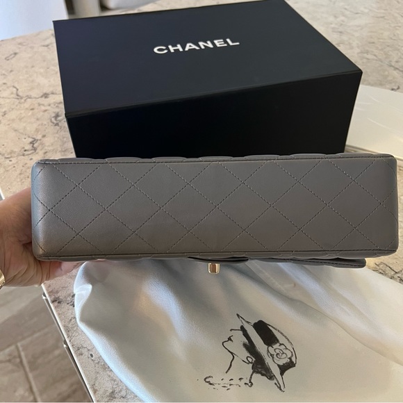 Chanel medium classic flap Lambskin handbag - Picture 10 of 16